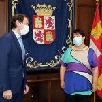 El presidente de la Junta de Castilla y León, Alfonso Fernández Mañueco, se reúne con la alcaldesa de Segovia, Clara Luquero, para tratar la construcción de una nueva infraestructura hospitalaria