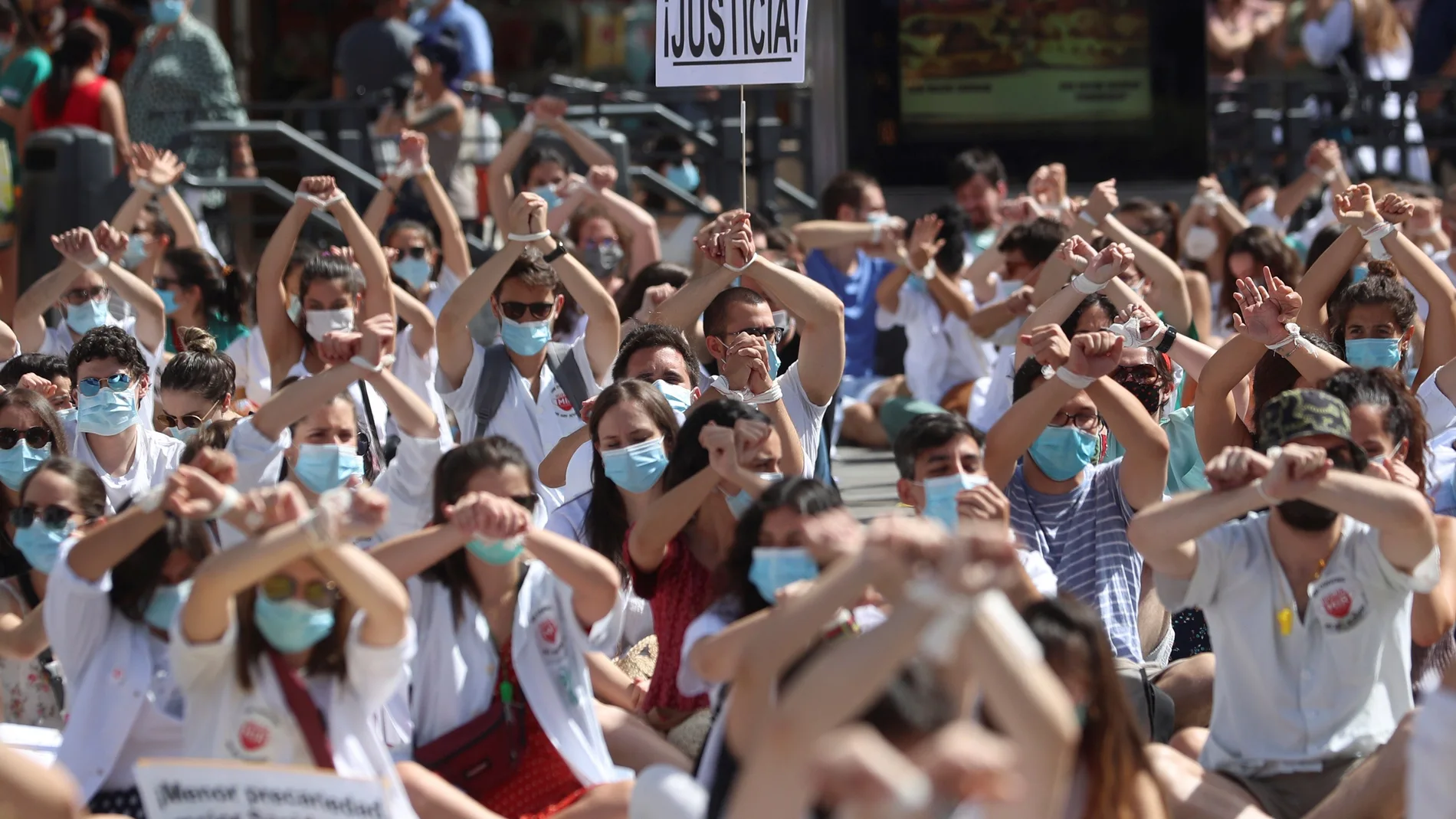 Manifestación de los MIR de Madrid por un convenio "digno"