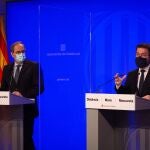 El presidente de la Generalitat, Quim Torra, y el vicepresidente del Govern y conseller de Economía, Pere Aragonès, durante la presentación del plan de reactivación económica para afrontar la crisis derivada de la pandemia de coronavirus. EFE/Enric Fontcuberta