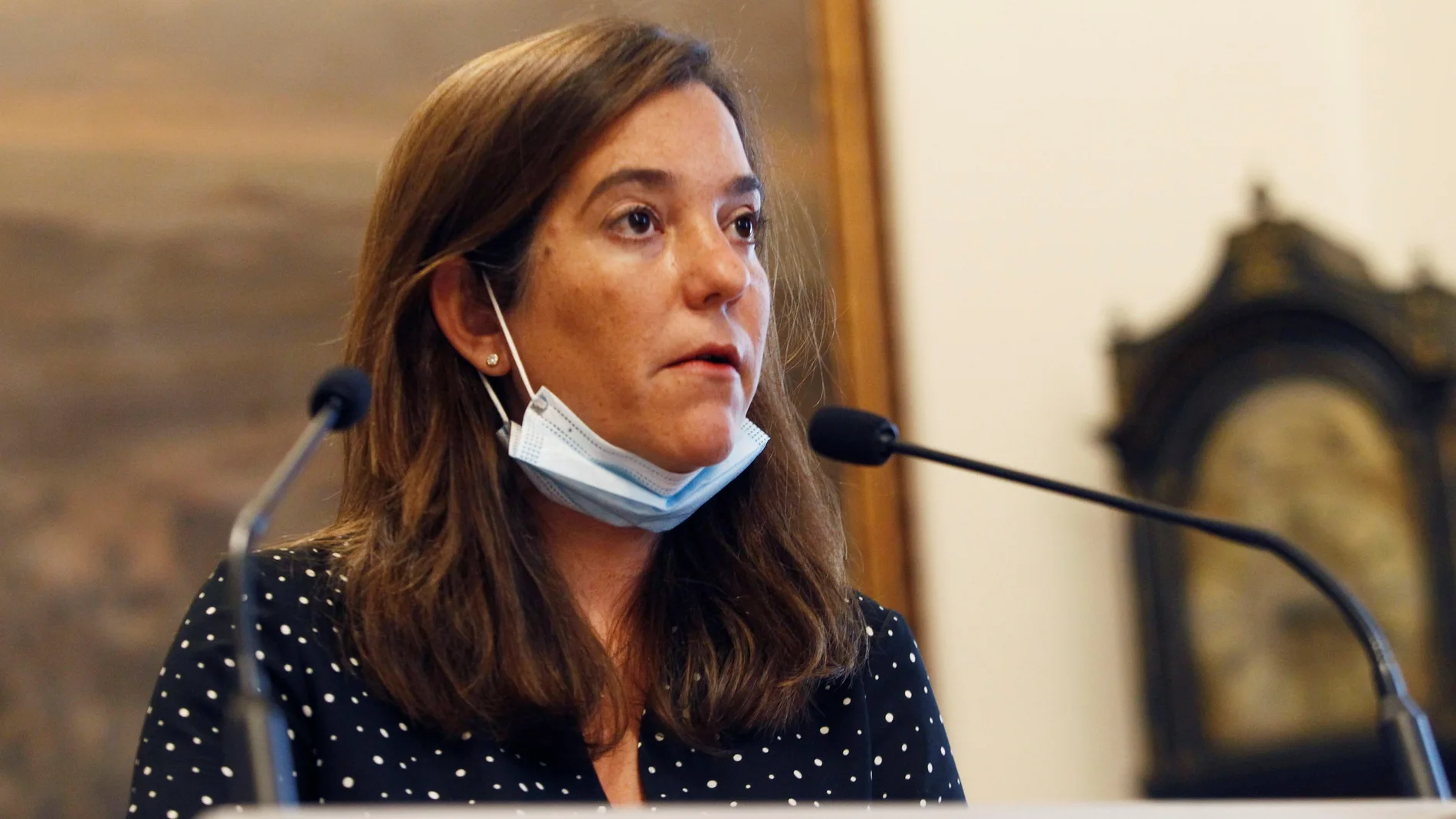 La alcaldesa de A Coruña, Inés Rey ha expresado su "absoluta indignación" por el "irresponsable" viaje del Fuenlabrada con casos de covid-19