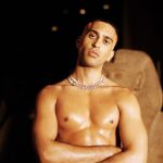 Mahmood nos presenta su nuevo sinlgle 'Dorado'.