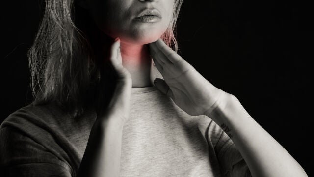 La tiroides es una gl&aacute;ndula peque&ntilde;a en forma de mariposa ubicada al frente del cuello