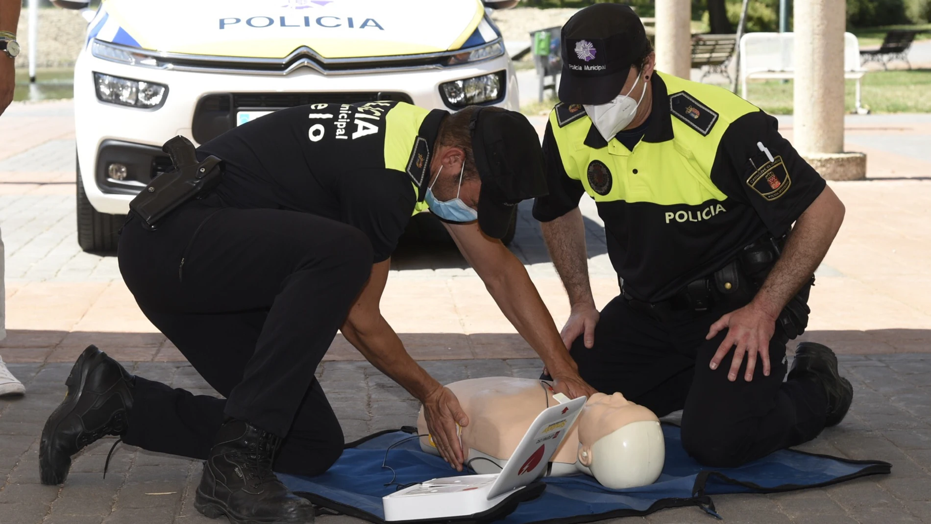 Los agentes de la Policía Municipal han sido instruidos y formados en reanimación cardiopulmonar