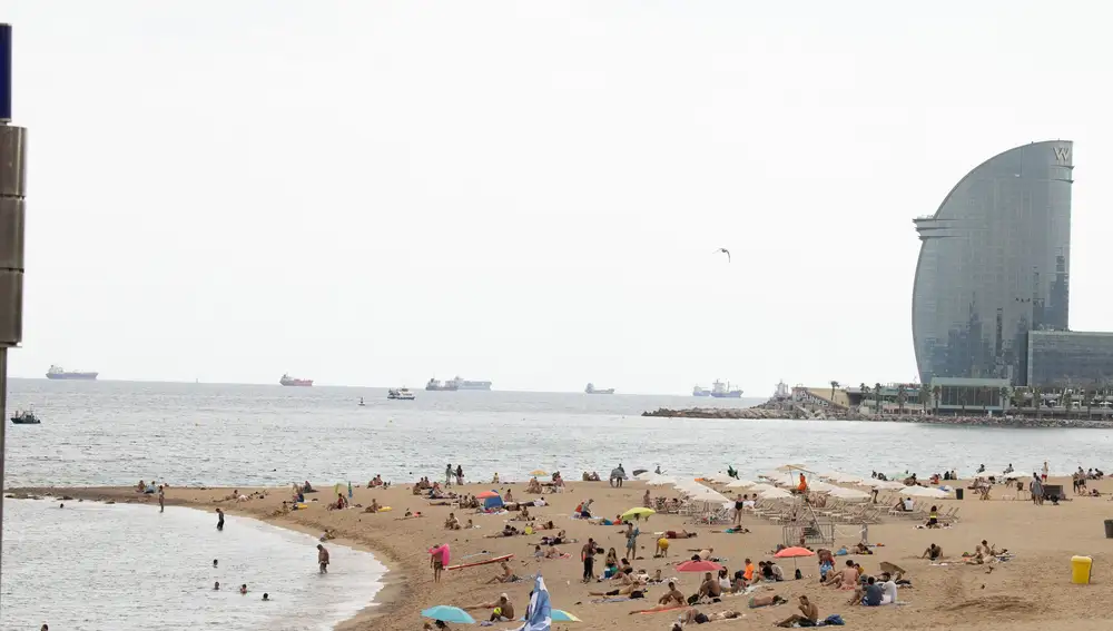 Las playas de Barcelona han restringido su aforo de 38.000 a 32.000 personas
