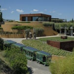 La compañía ha adquirido un tren eléctrico para utilizar en las visitas a la bodega del Penedès