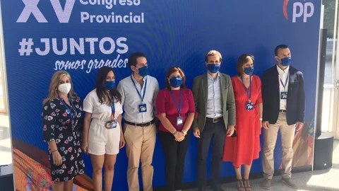 Pablo Casado, entre Isabel Bonig y María José Catala, a la derecha, el elegido Vicente Mompó, nuevo presidente provicnial del PP de Valencia