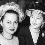 Los Oscar de 1942 vivieron el enfrentamiento de las dos hermanas en el premio para la mejor actriz, que fue para Joan Fontaine (a la dcha.)