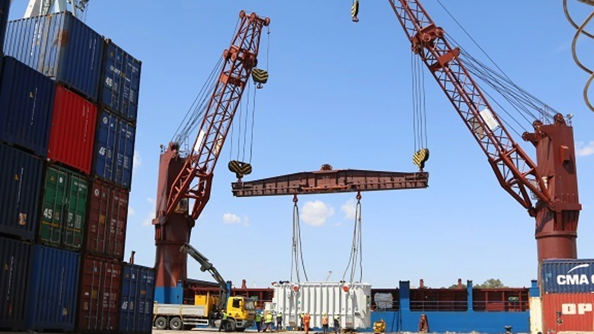 Sevilla- Puertos.- El tráfico de buques con carga de proyecto crece un 312% entre enero y julio en el Puerto de Sevilla