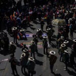 28 July 2020, Bolivia, El Alto: People take part in a protest against the renewed postponement of the general elections. The Supreme Electoral Court had postponed the elections scheduled for 03 May 2020 first to 06 September 2020 then to 18 October 2020 due to the coronavirus pandemic. Photo: Marcelo Perez del Carpio/dpa28/07/2020 ONLY FOR USE IN SPAIN