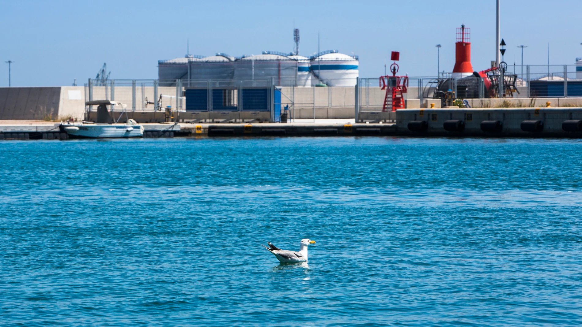 Valencia.- El Puerto de València conecta su cabina de control de aire a la red de la Generalitat