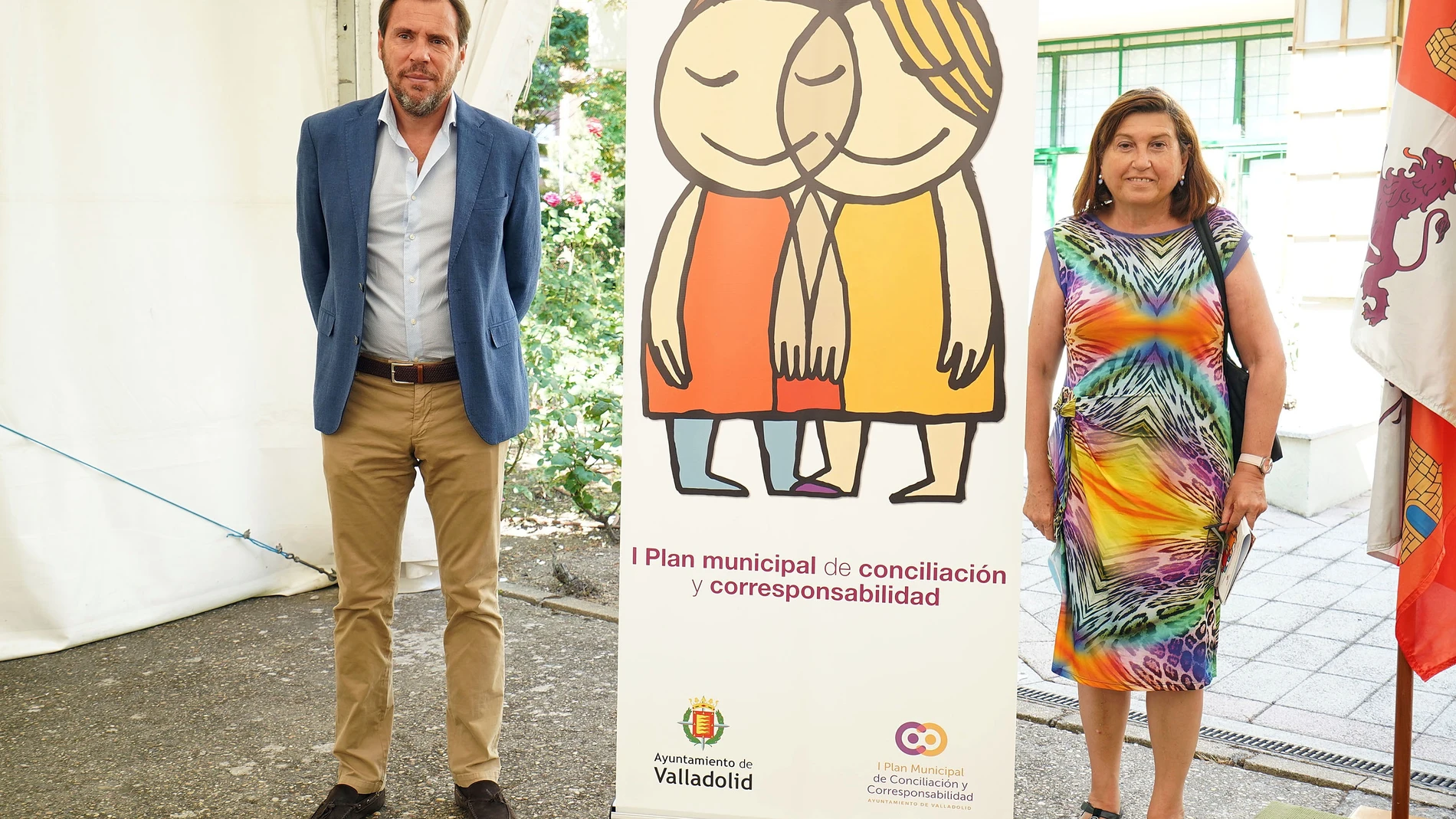 El alcalde de Valladolid, Óscar Puente, y la concejala de Educación, Infancia, Juventud e Igualdad, María Victoria Soto, presentan el I Plan Municipal de Conciliación y Corresponsabilidad, que previamente ha aprobado la Junta de Gobierno Local