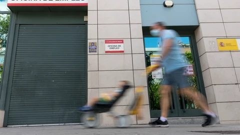 Varias oficinas del SEPE permanecen todavía cerradas cuando muchos trabajadores todavía no han cobrado su prestación