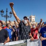 Protestas de los astilleros en Cádiz para reclamar más contratos. EFE/ Román Ríos