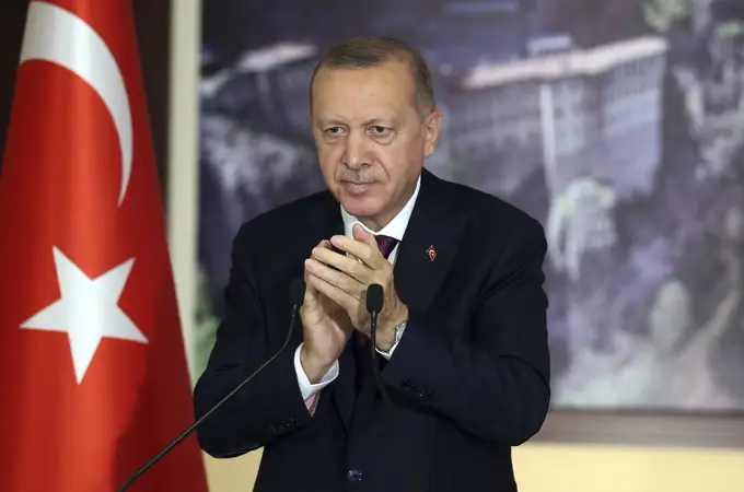 Erdogan aprueba una ley para censurar las redes sociales tras las críticas a su yerno