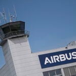Logo a Airbus en una de sus factorías de Alemania