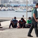 Rescatan a 53 inmigrantes de una patera en aguas del Estrecho de Gibraltar