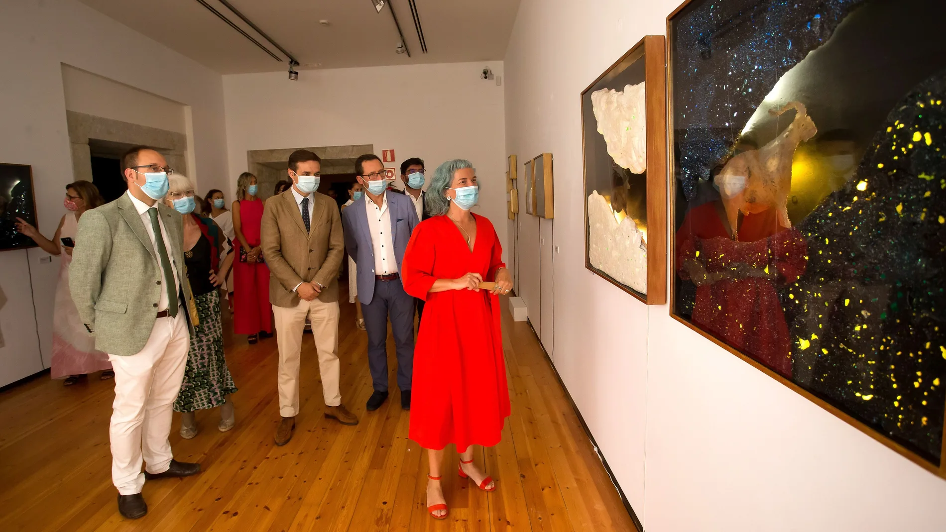 El viceconsejero de Cultura, Raúl Fernández Sobrino, inaugura la exposición "ADN del Arte"