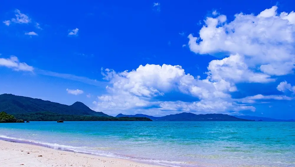 Playa limpia y paradisíaca en Okinawa.