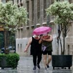 La LLuvia da un respiro a las altas temperaturas de Valencia