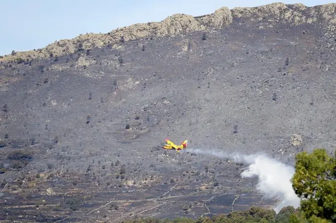 El incendio forestal de Robledo de Chavela está estabilizado al 95% tras quemar 1.000 hectáreas
