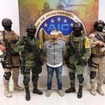 Fuerzas federales exhiben al capo El Marro