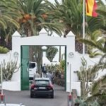 Llegada de Pedro Sánchez a la residencia de La Mareta, en la localidad de Costa Teguise en Lanzarote