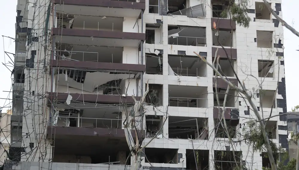Imagen de uno de los edificios completamente destrozados en Beirut