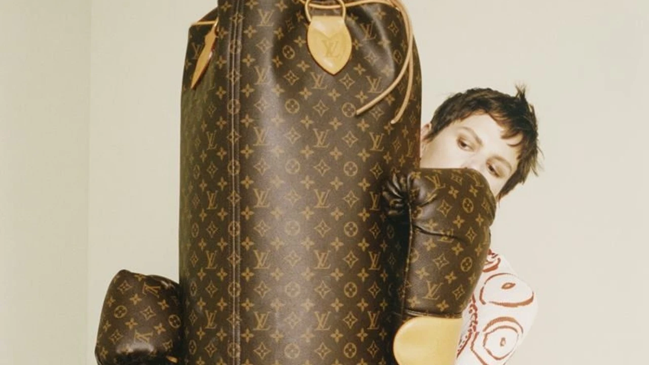 Los guantes de boxeo Louis Vuitton que pertenecían a Karl Lagerfeld están a  la venta