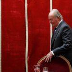 Don Juan Carlos durante la entrefa de la Medalla de Honor de la Real Academia de Bellas Artes al Teatro Real, en 2017