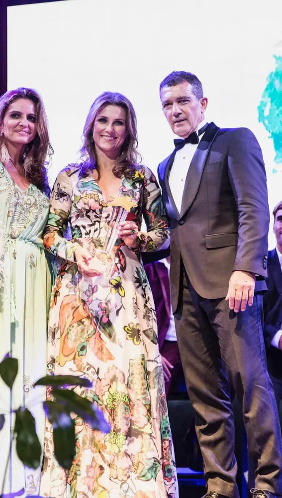 Sandra Garcia-Sanjuan, la Princesa Marta Luisa de Noruega y Antonio Banderas en la Gala Starlite 2019