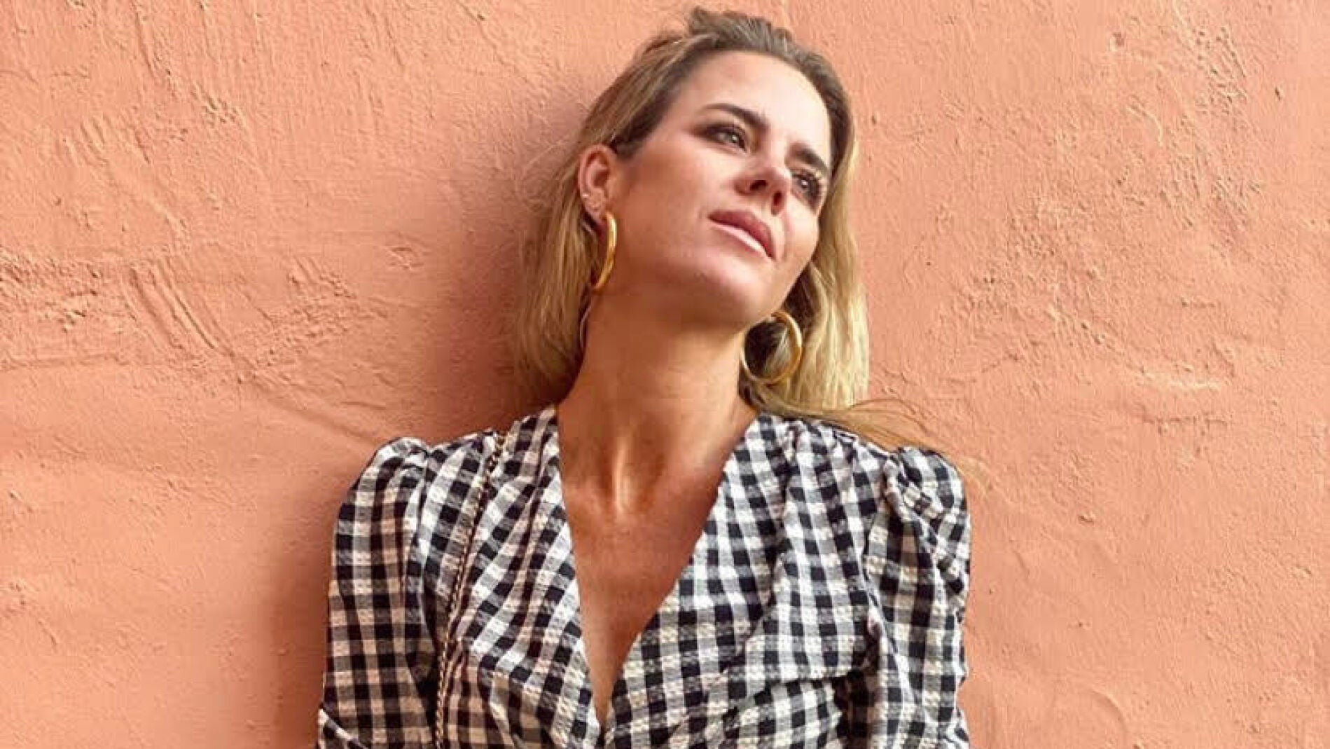 Amelia Bono nos ha descubierto la blusa de cuadros vichy que ser