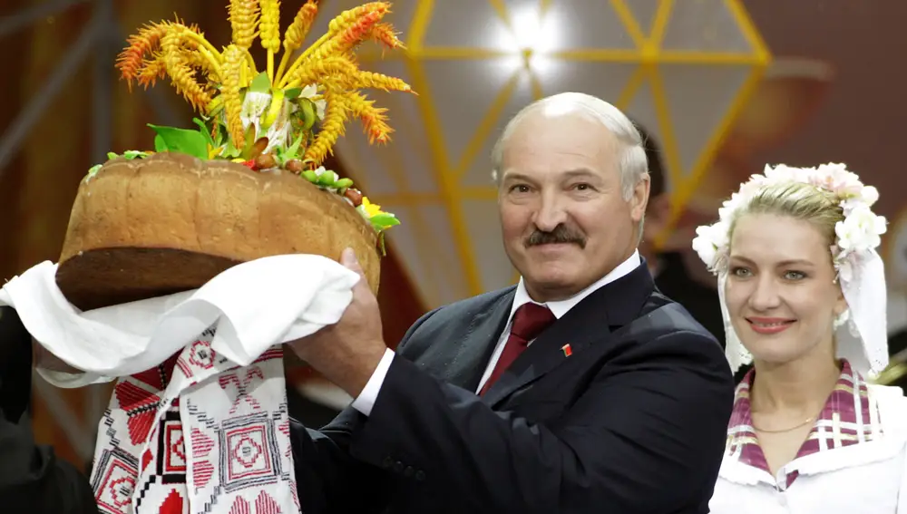 El presidente Alexander Lukashenko en un festival en 2012