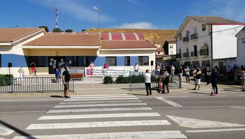 Protesta en Camarzana de Tera (Zamora) por la Sanidad