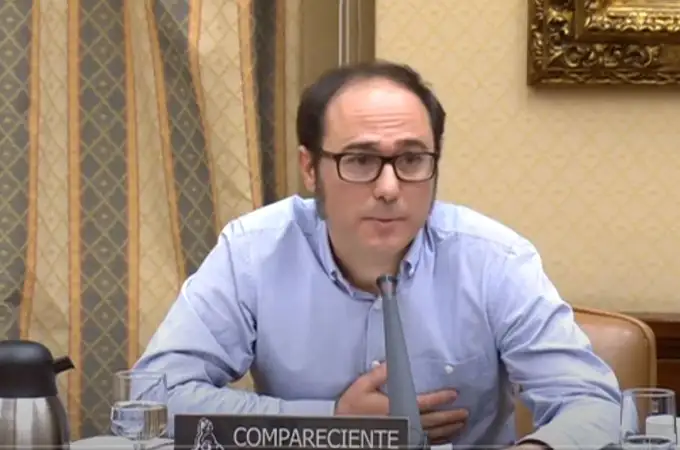 El juez archiva su investigación de los sobresueldos del tesorero y la gerente de Podemos