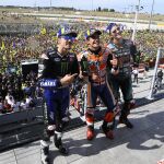 Invasión de público en Misano en 2019 para la ceremonia de podio en MotoGP