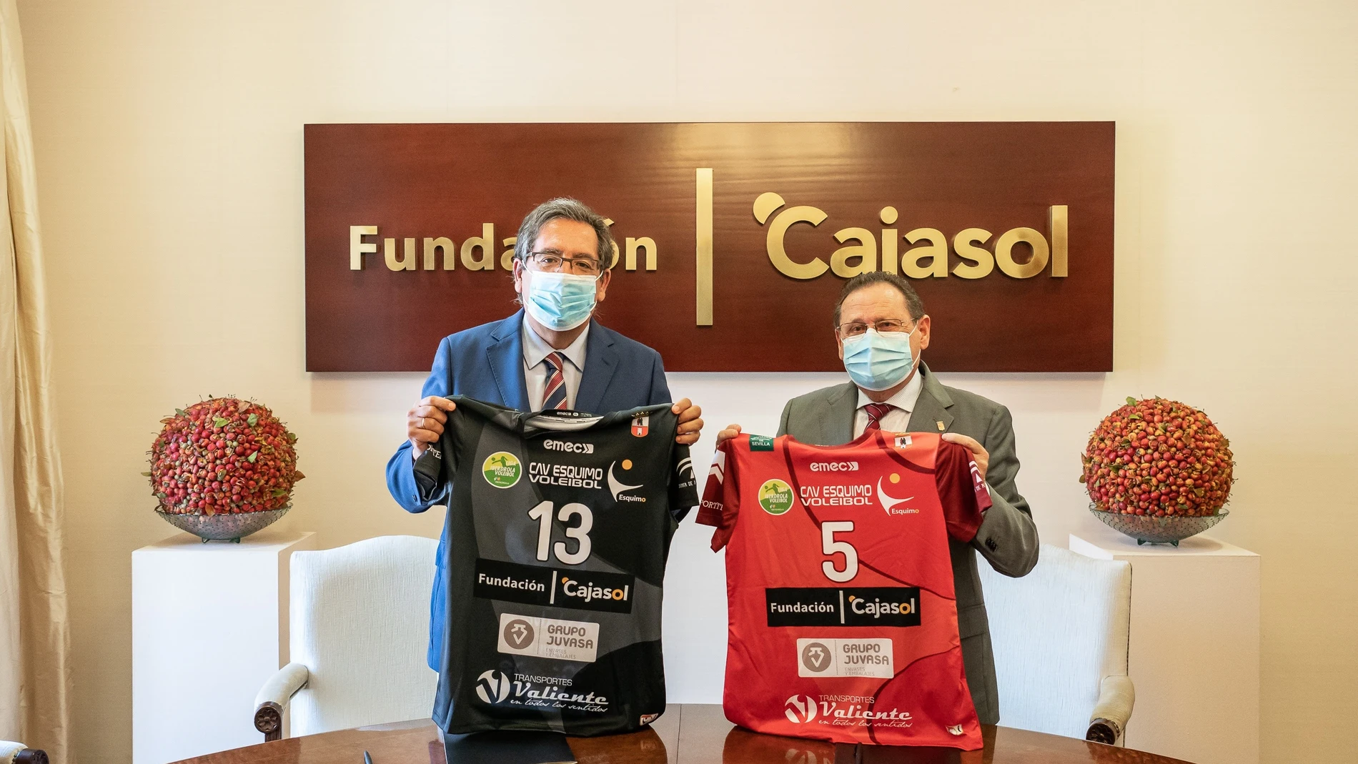 Sevilla.- Cajasol.- La Fundación Cajasol renueva su colaboración con el Club Agrupación de Voleibol Esquimo