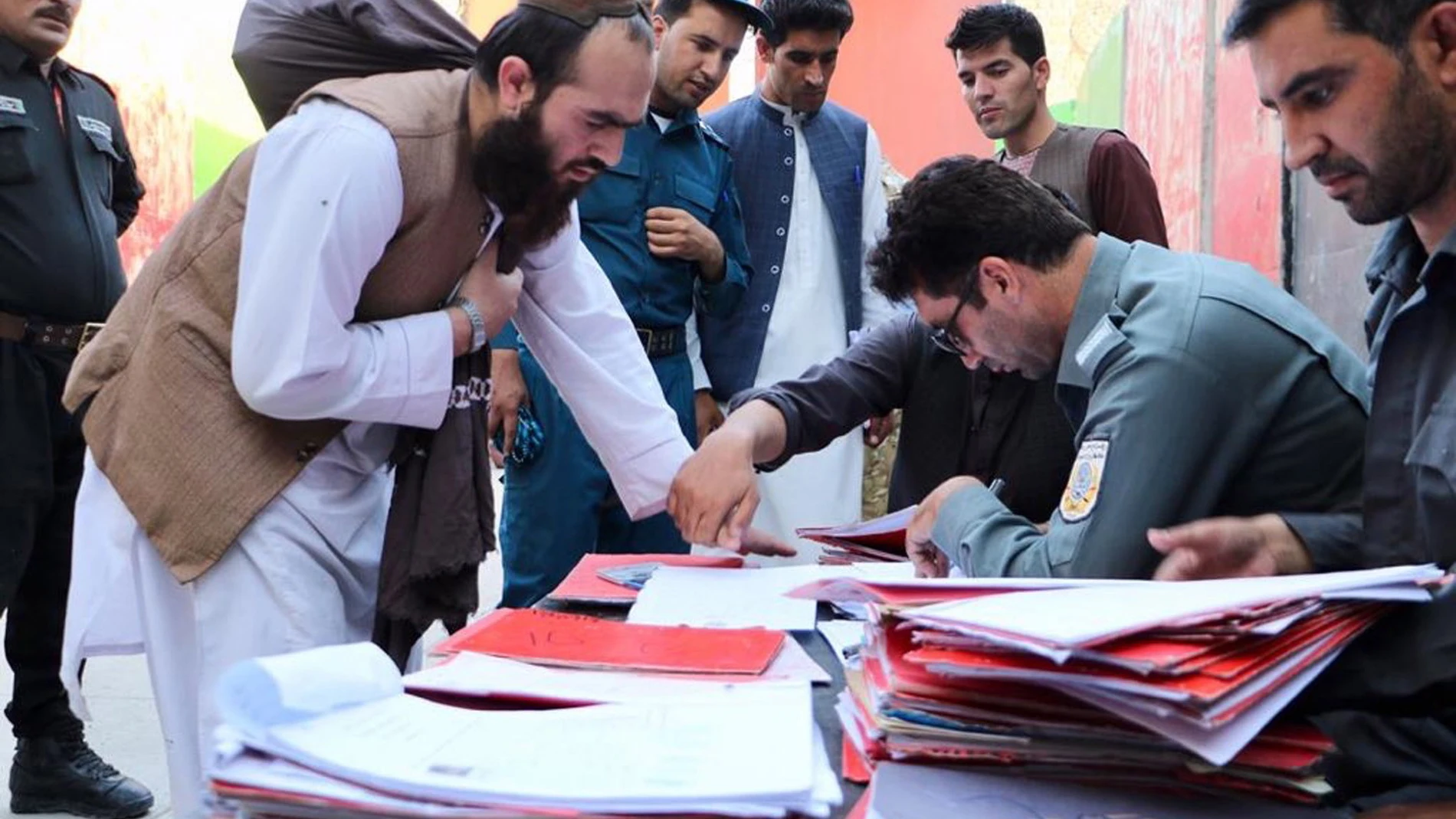 Taliban prisoners released from Kabul jail