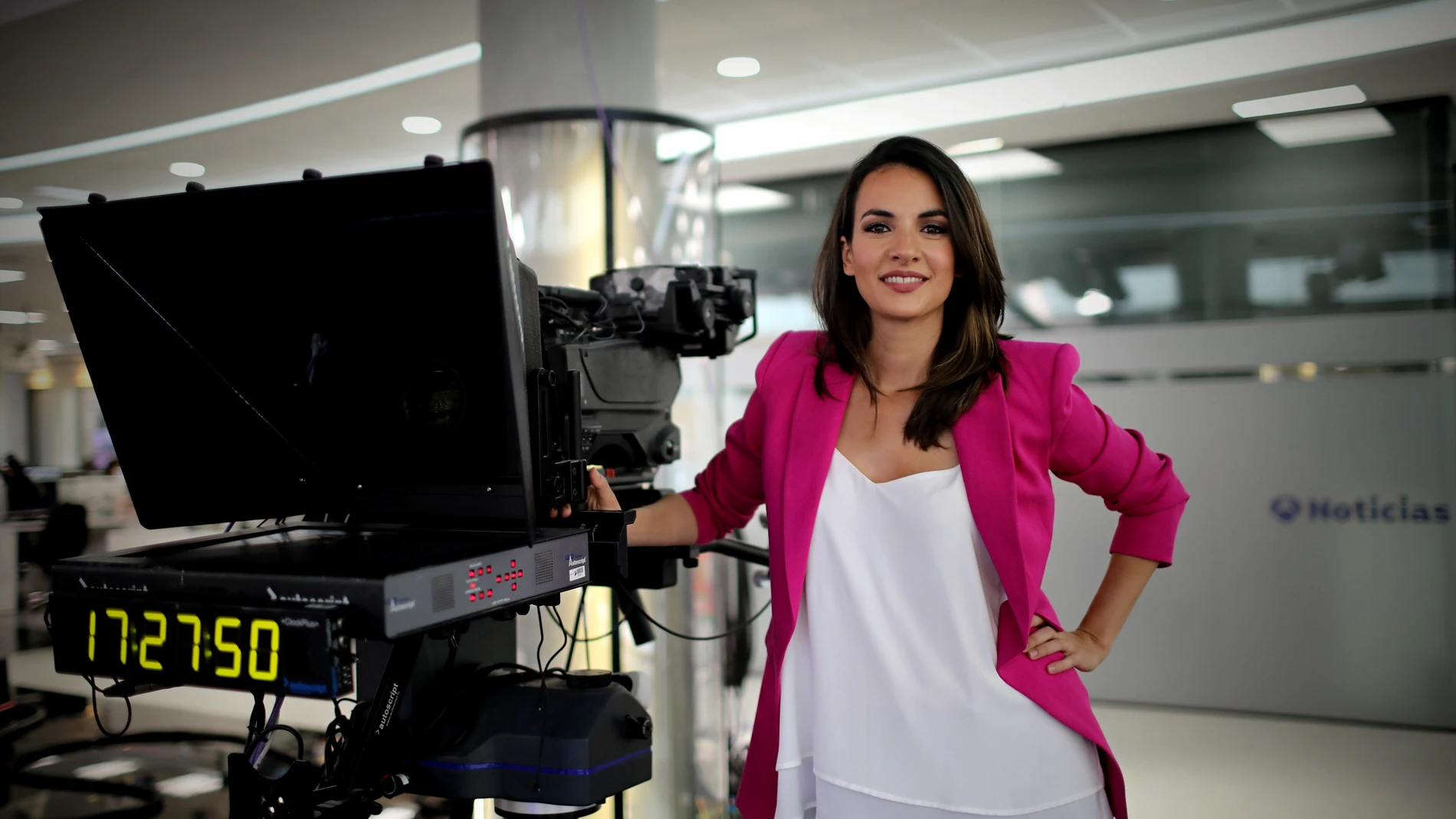 Esther vaquero , periodista y presentadora de antena 3 tv .