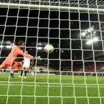 Luuk de Jong supera a De Gea para adelantar al Sevilla