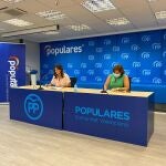 La presidenta del PPCV, Isabel Bonig, y la portavoz de Educación del grupo popular en Les Corts, Beatriz Gascó