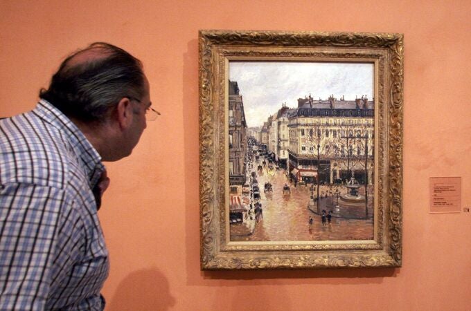 La pintura impresionista 'Rue Saint-Honoré, dans l'après-midi. Effet de pluie' pintado en 1897 por Camille Pissarro.