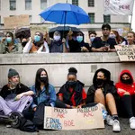 Estudiantes británicos protestan contra el método de calificación de la selectividad en Londres