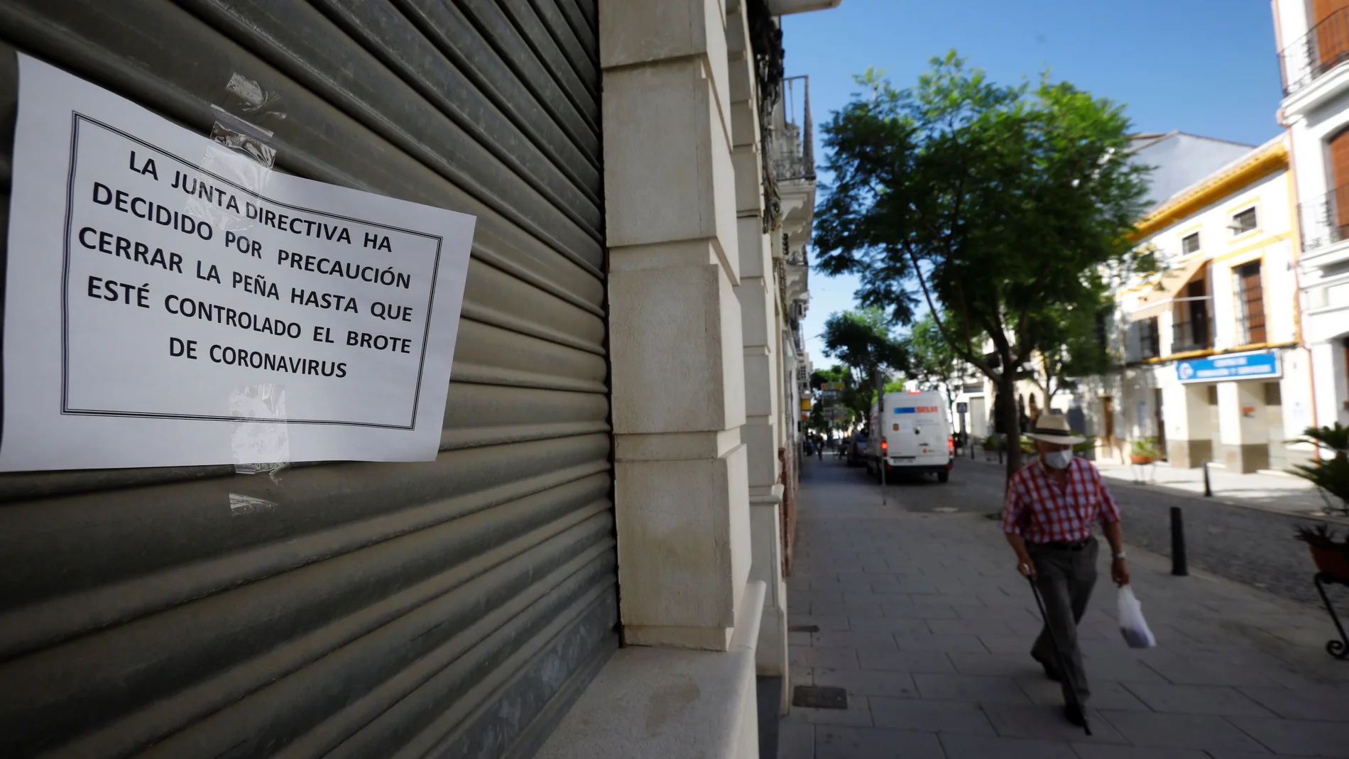 Montalbán paraliza actividad y cierra bares y comercios ante aumento de casos