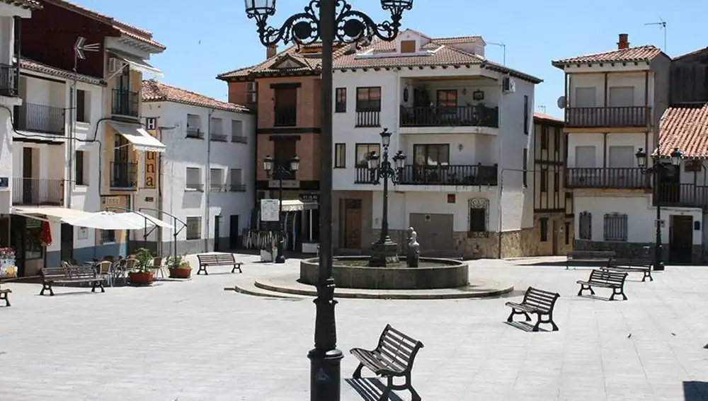 Plaza del municipio abulense de Candeleda