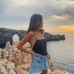 Mery Turiel y el bañador perfecto para llevar con shorts.