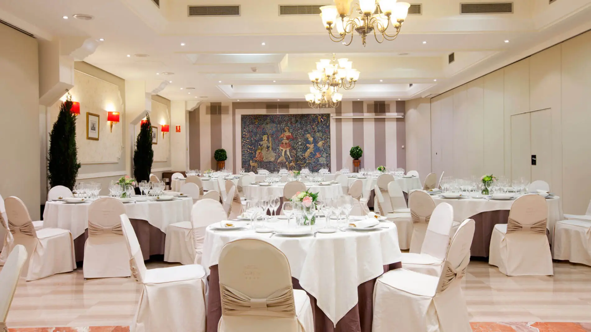 Sala de banquetes del hotel Felipe IV de Valladolid