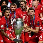 Müller y Coutinho levantan la Copa de campeones de Europa
