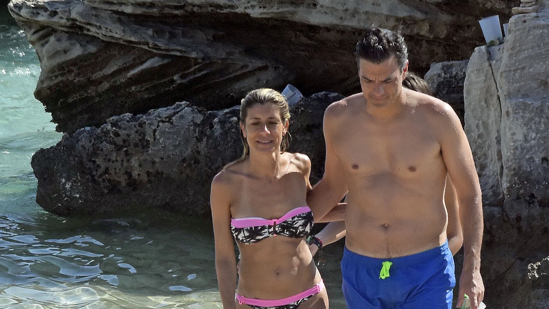 Pedro Sanchez y su mujer Begoña Gomez durante sus vacaciones en Ibiza en agosto de 2016