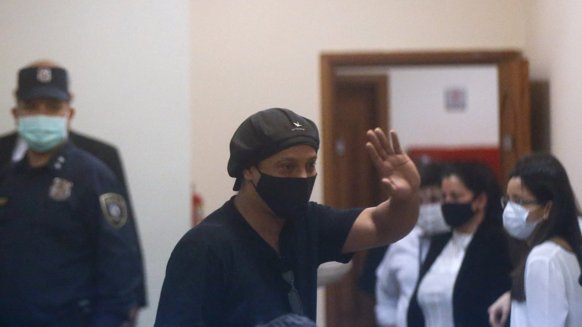Ronaldinho fue puesto en libertad este lunes tras seis meses retenido en Paraguay