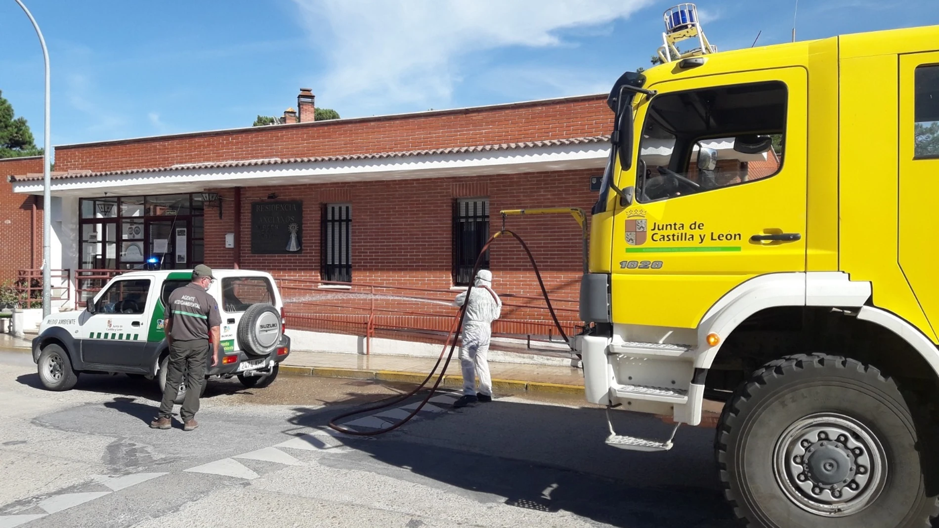 Desinfección por las calles de Cantalejo (Segovia)